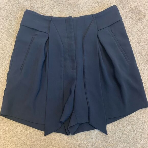 𝅺h&m navy blue pleated front tie dress shorts Sz 10 - Picture 1 of 9
